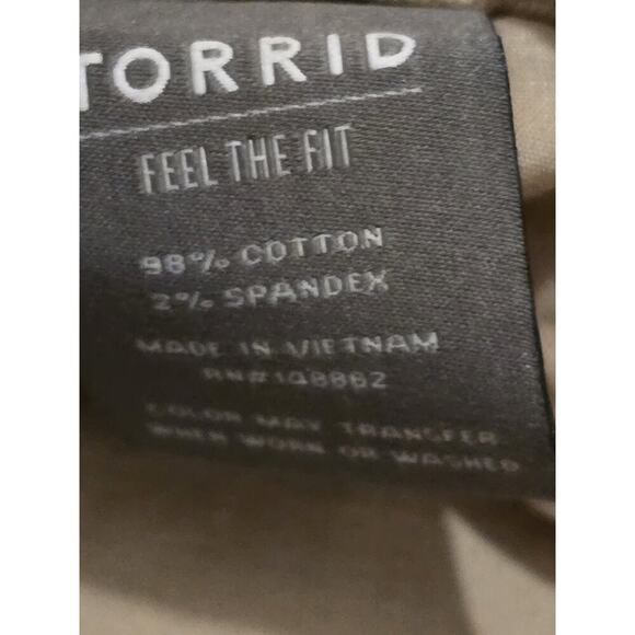 Torrid Boyfriend Straight Vintage Stretch Mid Rise Beige Jeans Size 12R NWOT - Picture 4 of 5